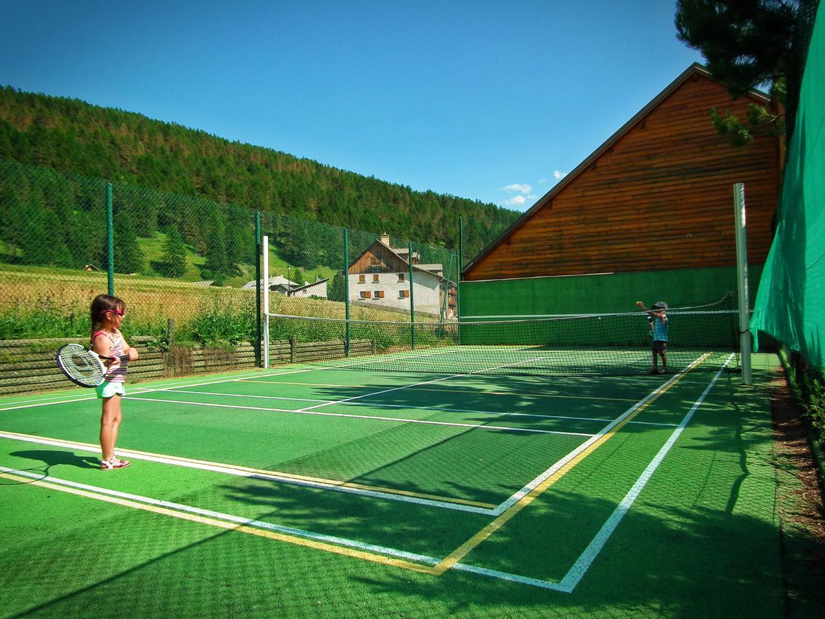 Hotel & Spa La Ferme De L'Izoard Арвию Екстериор снимка