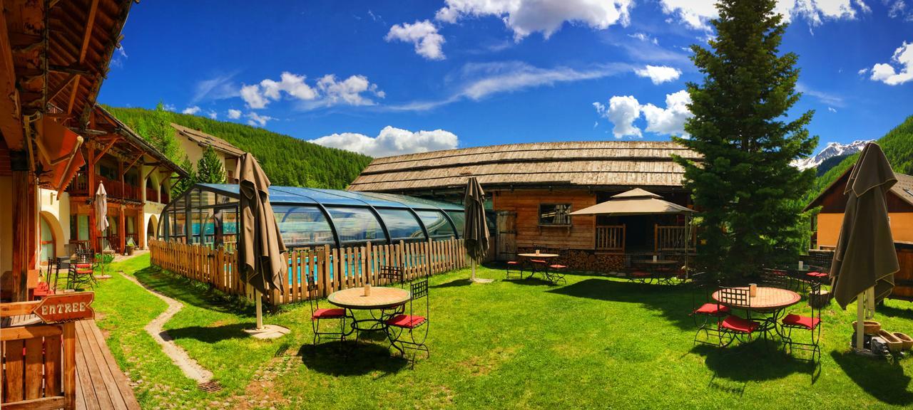 Hotel & Spa La Ferme De L'Izoard Арвию Екстериор снимка