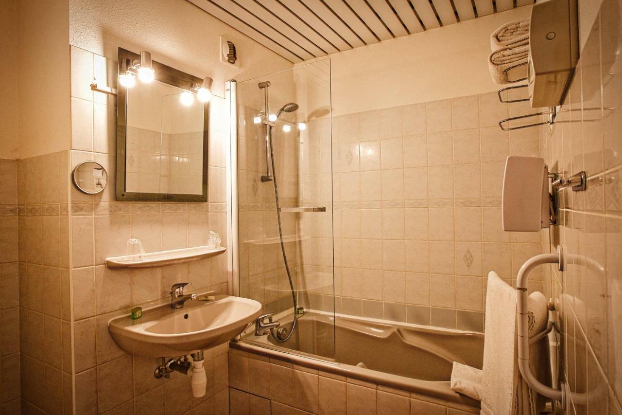 Hotel & Spa La Ferme De L'Izoard Арвию Екстериор снимка