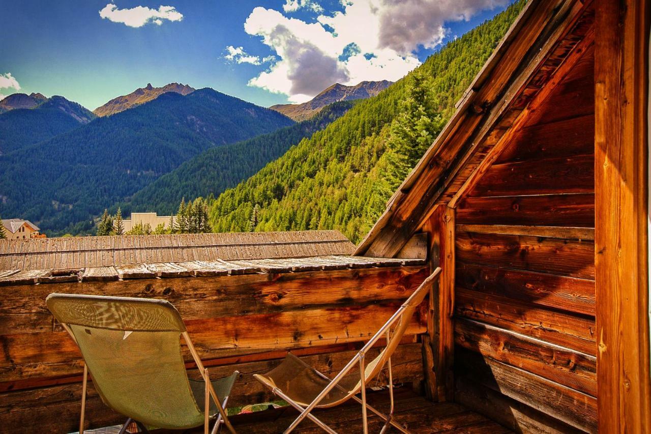 Hotel & Spa La Ferme De L'Izoard Арвию Екстериор снимка