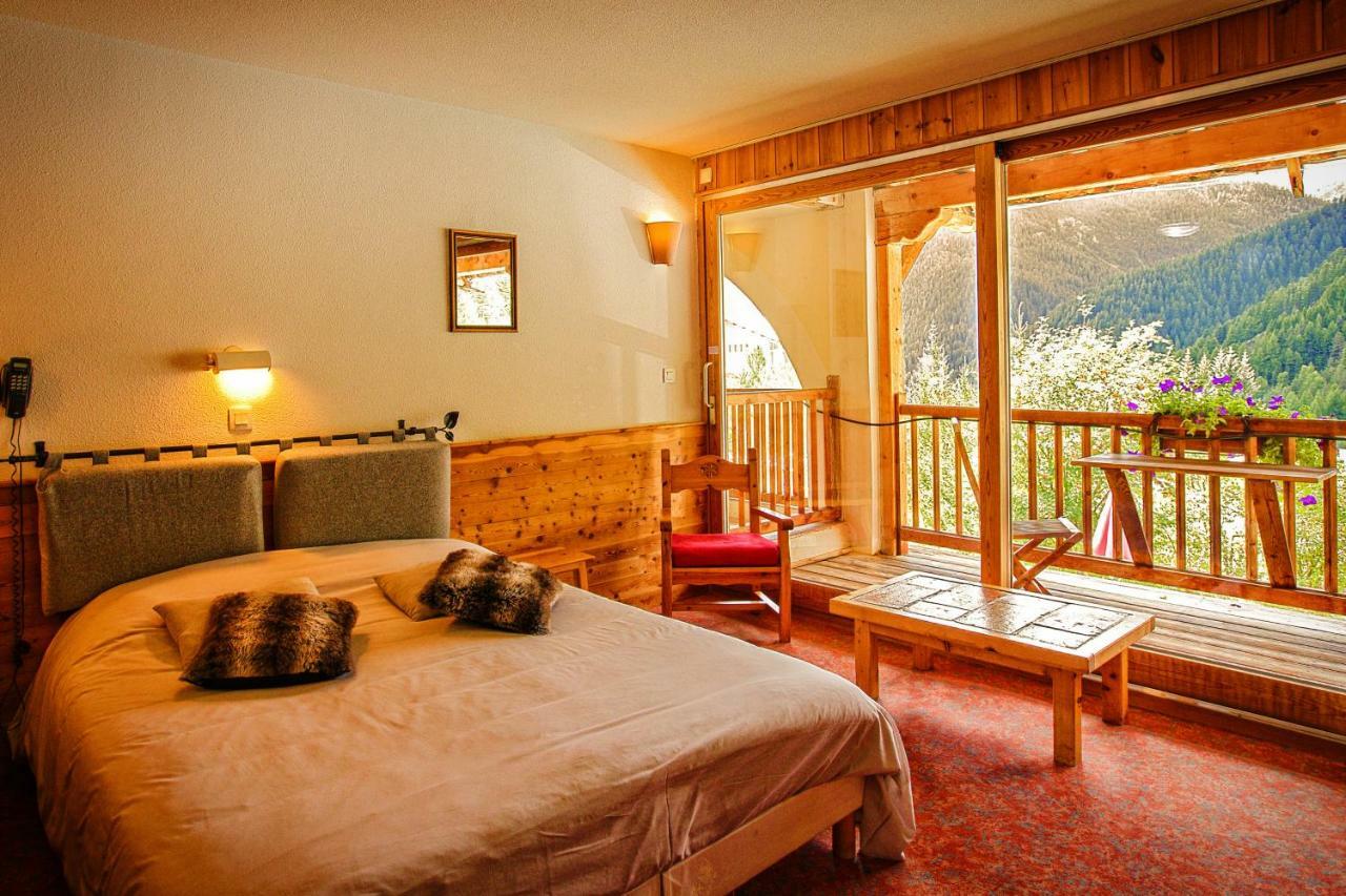Hotel & Spa La Ferme De L'Izoard Арвию Екстериор снимка