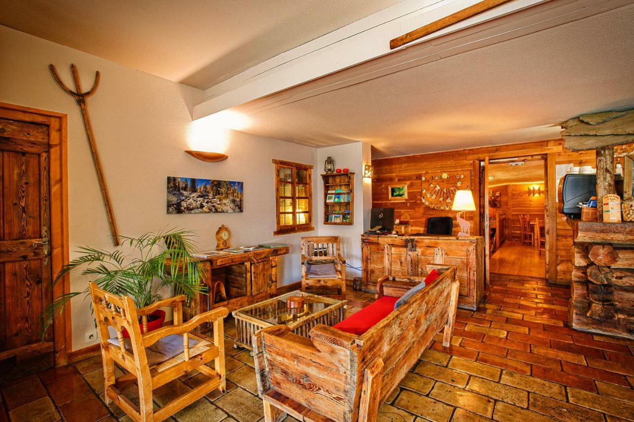 Hotel & Spa La Ferme De L'Izoard Арвию Екстериор снимка